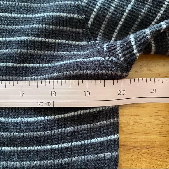 U.S. Polo Assn. Men's Black and Gray Striped Long Sleeve Tee - Picture 9 of 11